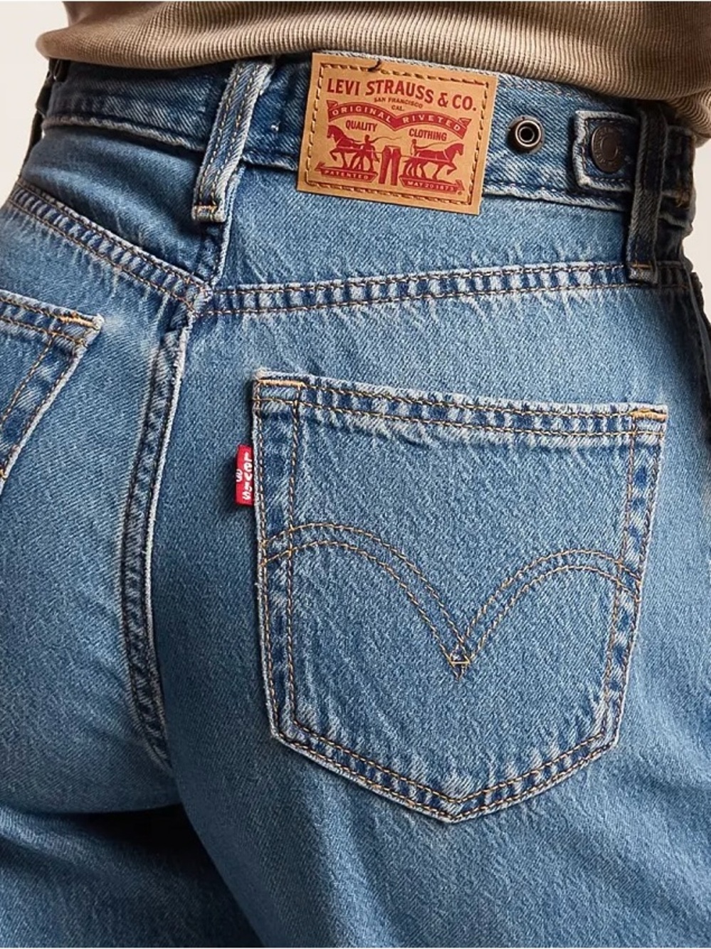 NWT Levi’s Cinch Baggy Wide Leg Jeans - Picture 4 of 13